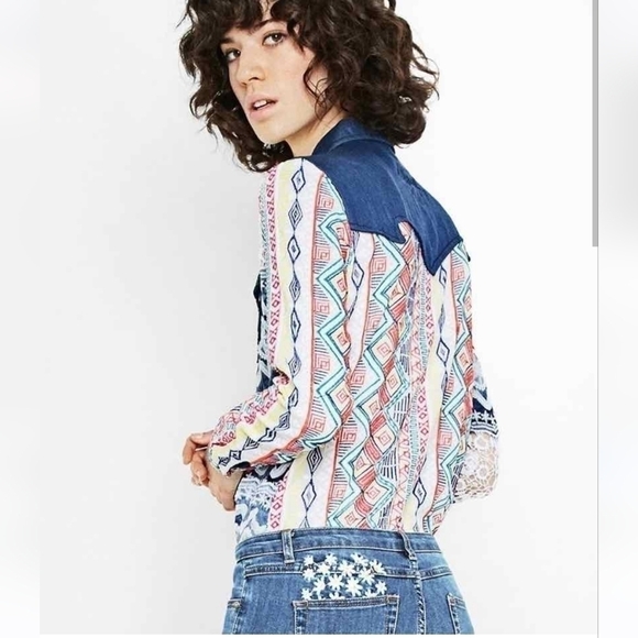 This Is An Example Of Title Case" - Picture 3 of 7